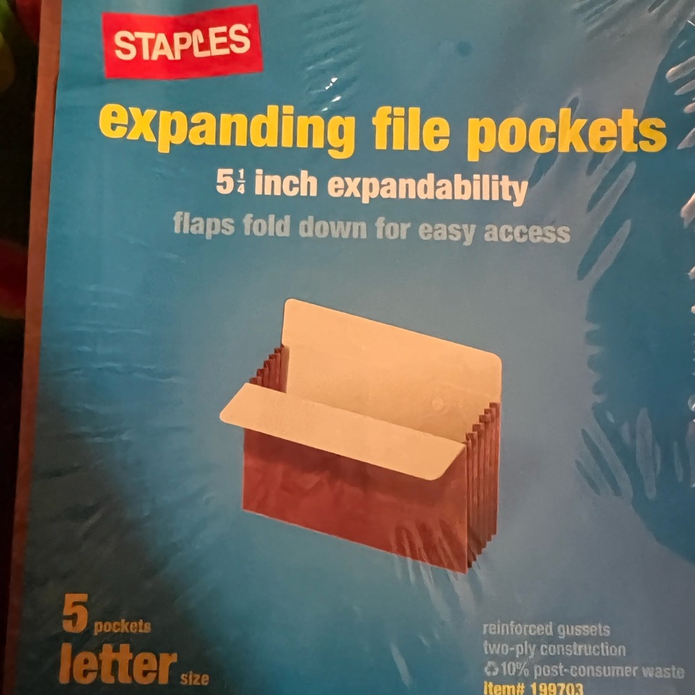 NWT Staples Five File Pockets Expanding 5 1/4” Letter Size. Brown.